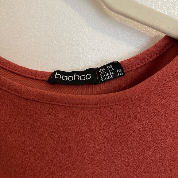 Boohoo coral dress. Worn once (shown in picture) - Picture 3 of 5